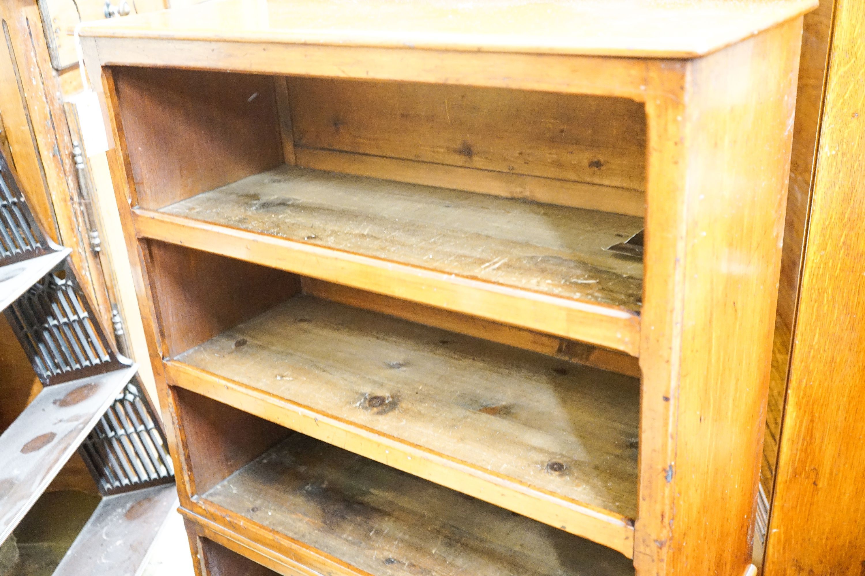 A Victorian mahogany open bookcase, length 77cm, depth 32cm, height 110cm